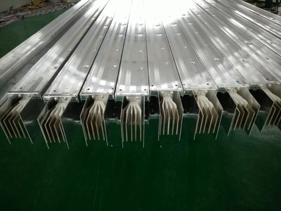 澆注母線槽 現(xiàn)代電力傳輸?shù)陌踩c高效解決方案