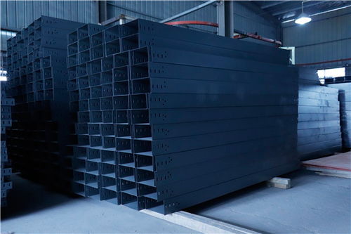 熱鍍鋅槽式橋架，專業(yè)制造商大鼎電氣 質(zhì)量可靠，守護(hù)您的配電安全